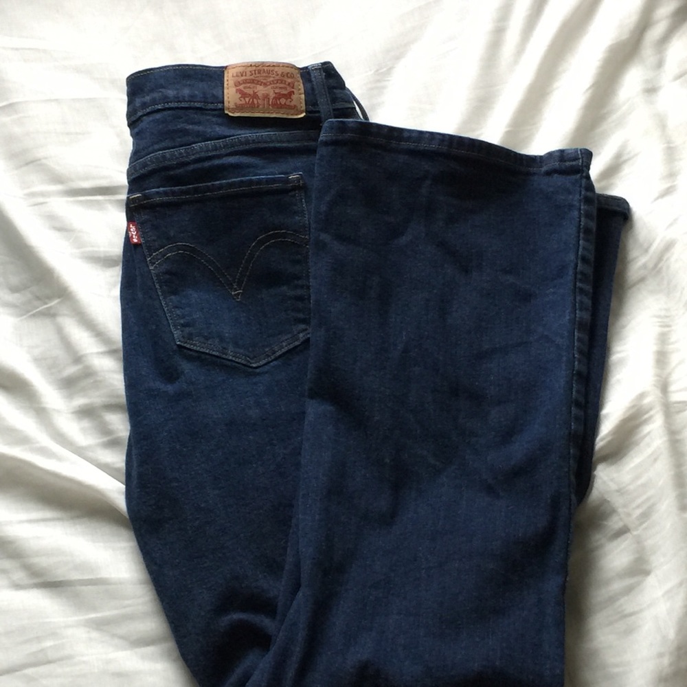 LEVI JEANS